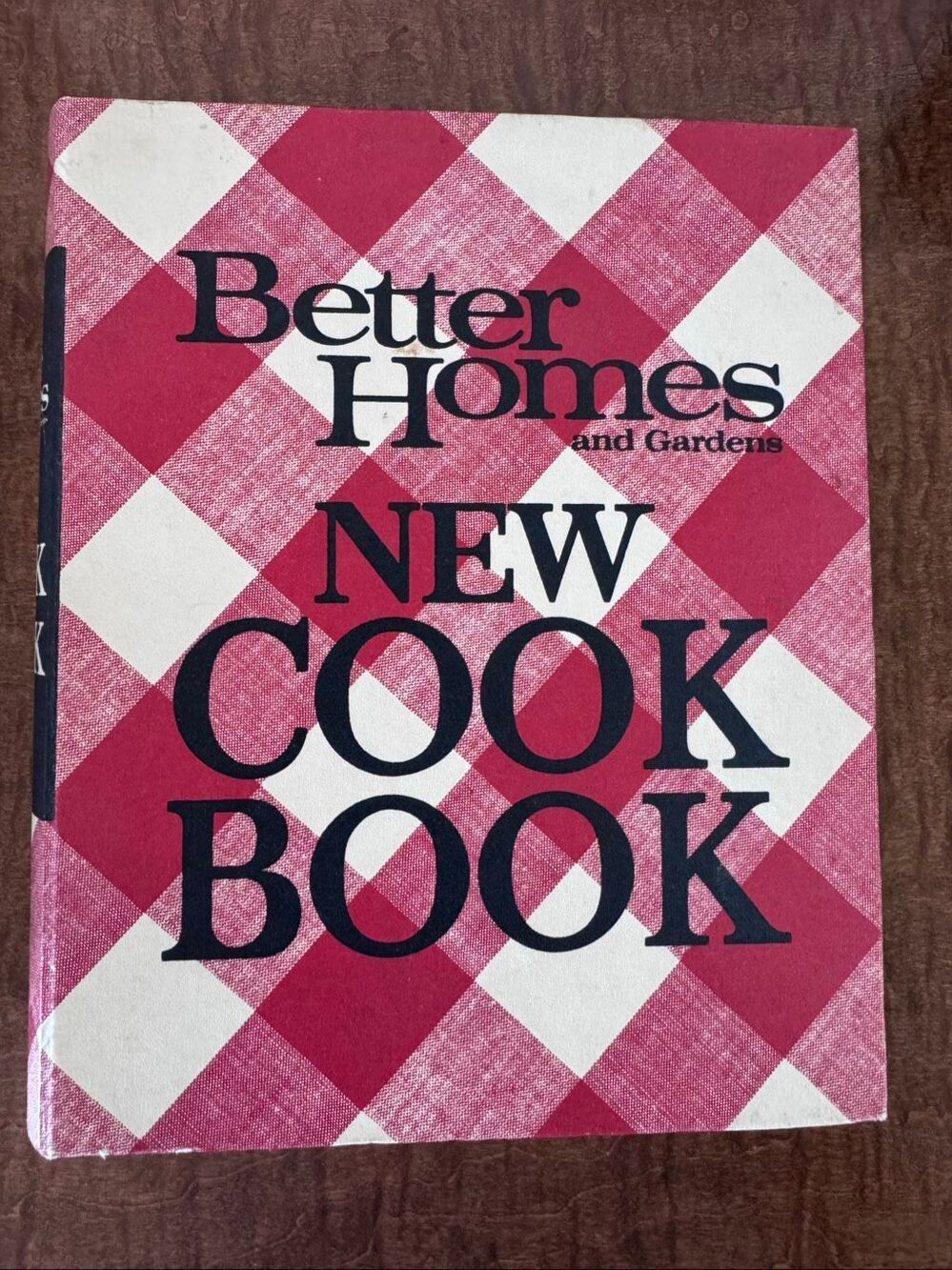 Better Homes & Garden 1968 vintage red white binder cook book plaid checkered pi